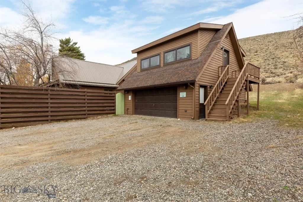 4 Solar Mountain Road Gardiner MT 59030