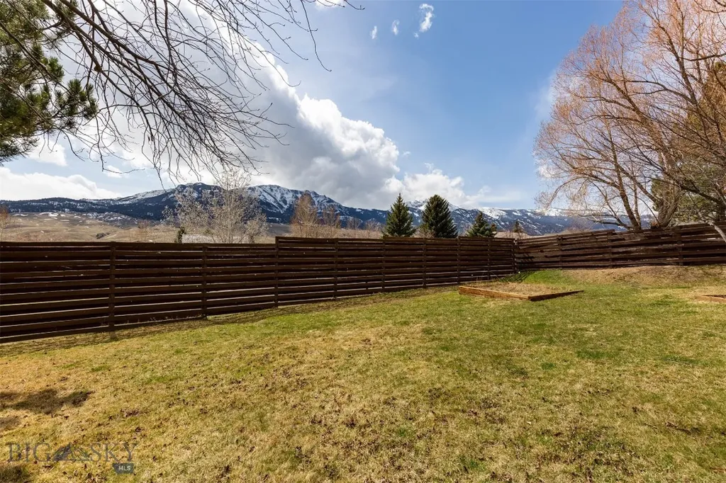 4 Solar Mountain Road Gardiner MT 59030
