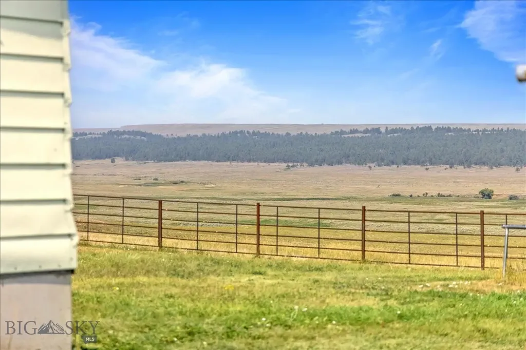 102310 Us Highway 87e Lewistown MT 594357