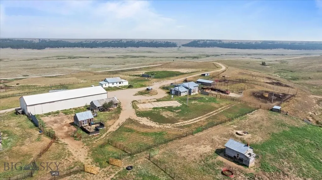102310 Us Highway 87e Lewistown MT 594357