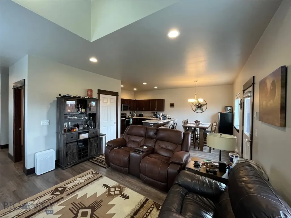 13 & 14 Moreland Court Manhattan MT 59741
