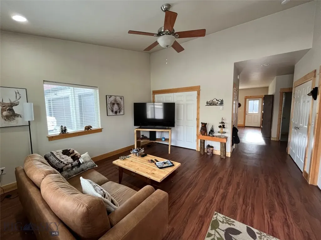 13 & 14 Moreland Court Manhattan MT 59741