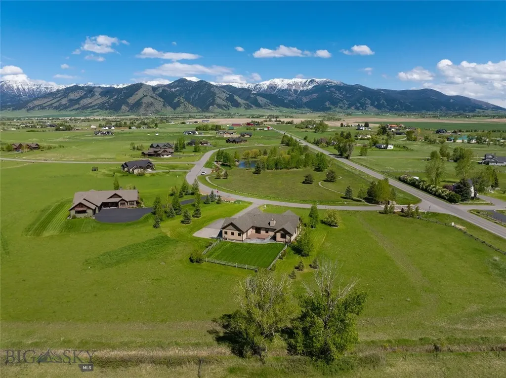 45 Spain Bridge Circle Drive Belgrade MT 59714