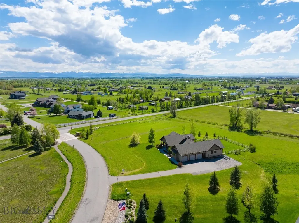45 Spain Bridge Circle Drive Belgrade MT 59714