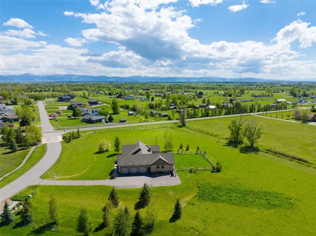 45 Spain Bridge Circle Drive Belgrade MT 59714