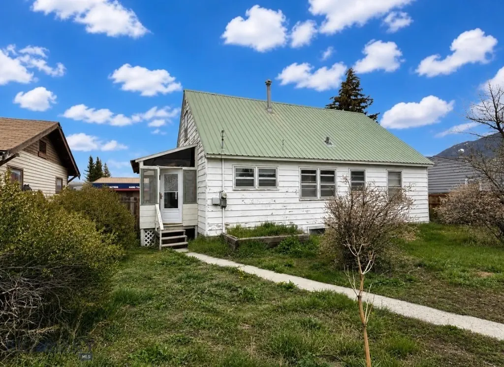1920 Dewey Butte MT 59701