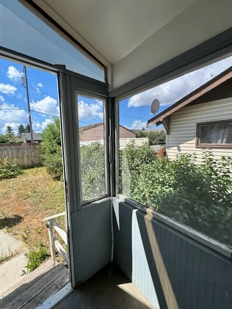 1920 Dewey Butte MT 59701