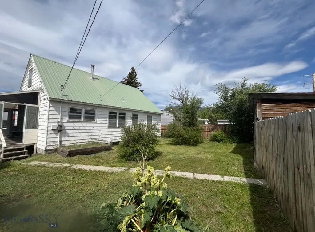 1920 Dewey Butte MT 59701