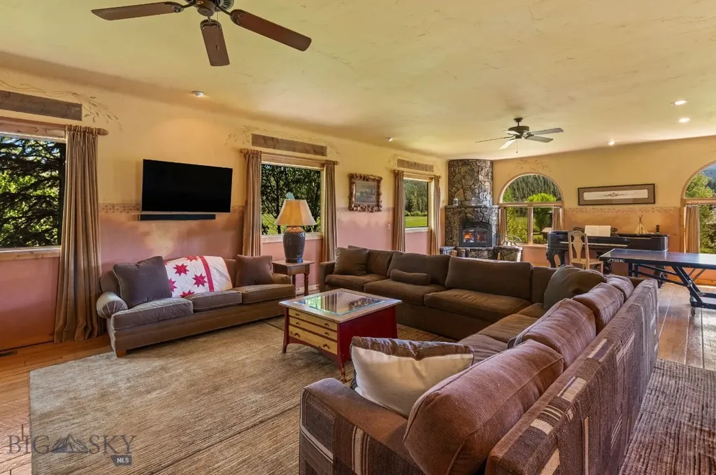 31255 Ninemile Road Huson MT 59846