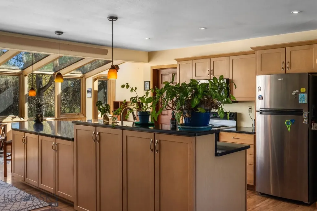 3180 Curtis Lane Manhattan MT 59741