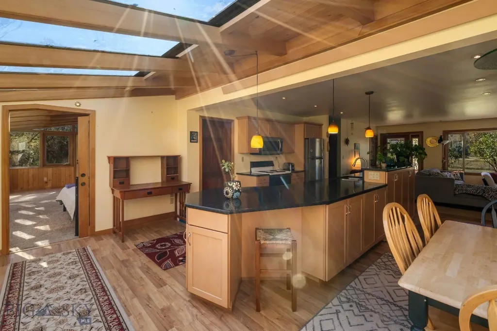 3180 Curtis Lane Manhattan MT 59741
