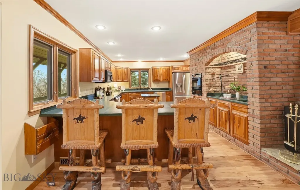 2500 Cottontail Road Gallatin Gateway MT 59730