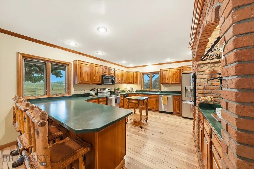 2500 Cottontail Road Gallatin Gateway MT 59730
