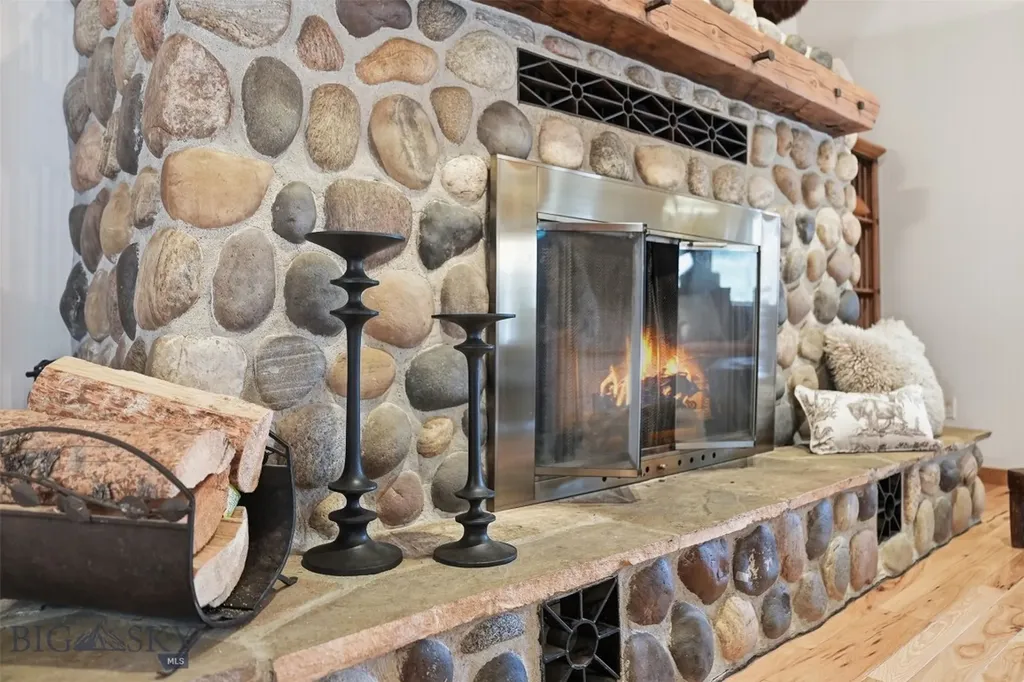2500 Cottontail Road Gallatin Gateway MT 59730