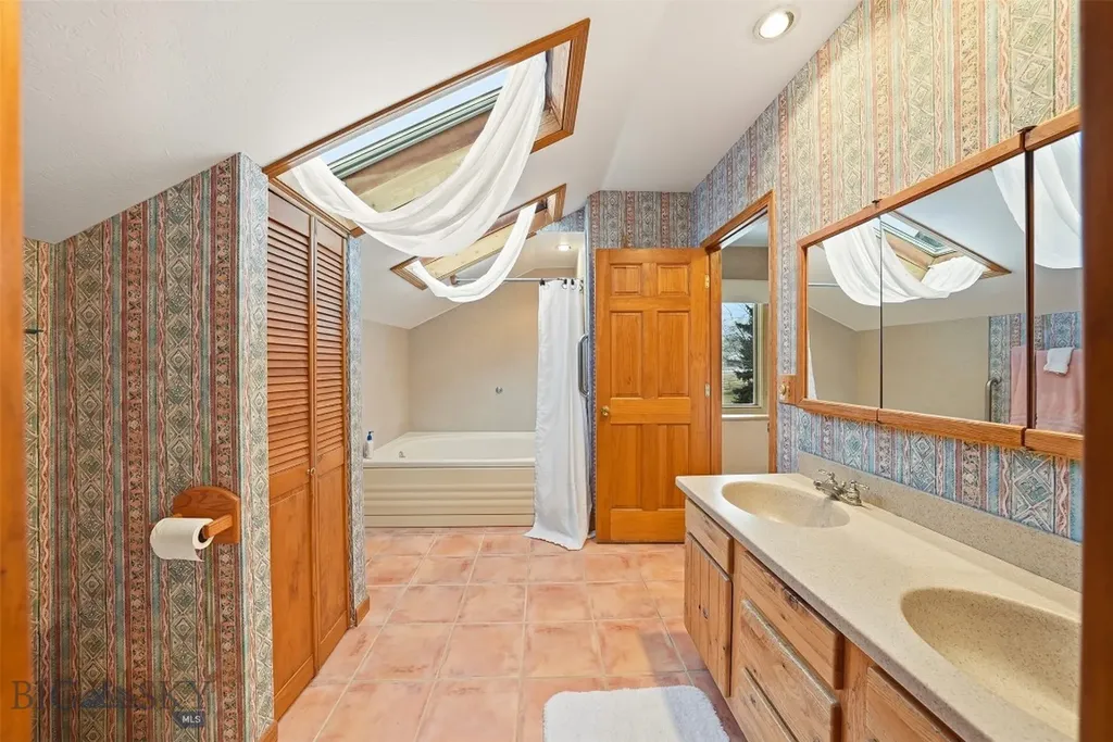 2500 Cottontail Road Gallatin Gateway MT 59730