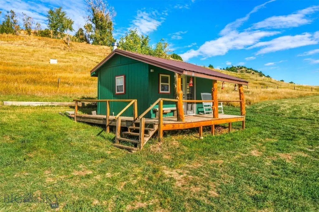 2500 Cottontail Road Gallatin Gateway MT 59730