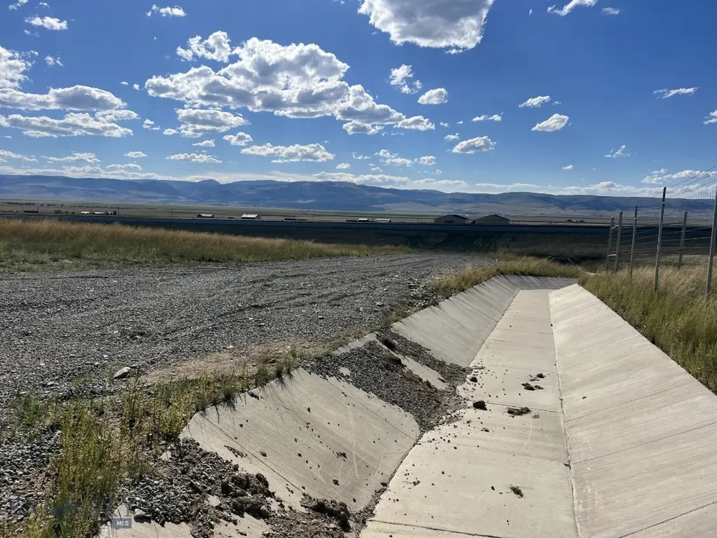 Lot 29a Shining Mountains Air Park Ennis MT 59729