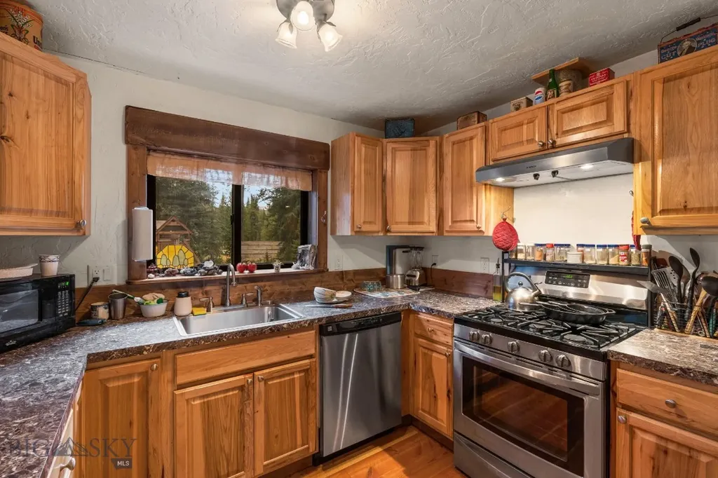 708 Us Highway 212 W Cooke City MT 59020
