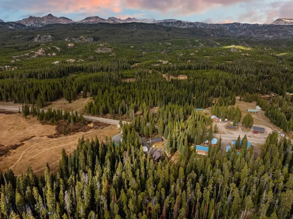 708 Us Highway 212 W Cooke City MT 59020