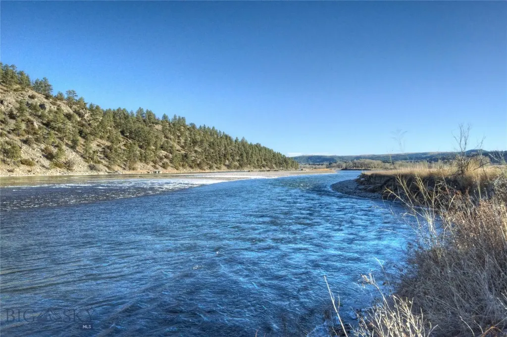 Tbd Frontage Road Reed Point MT 59069