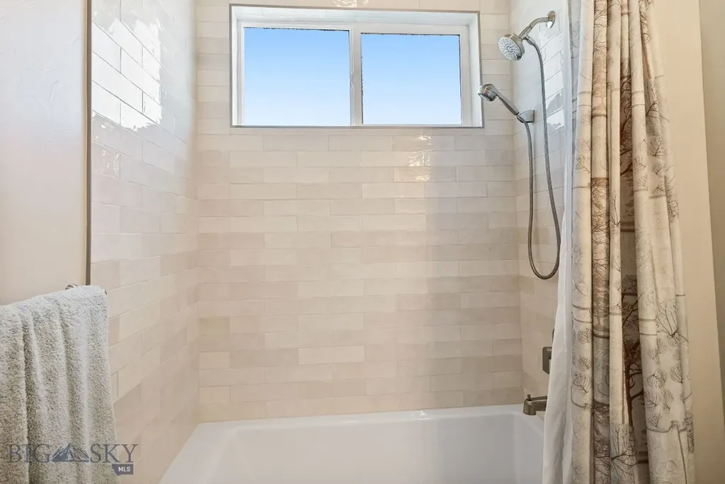 1604 Kit Carson Circle Belgrade MT 59714