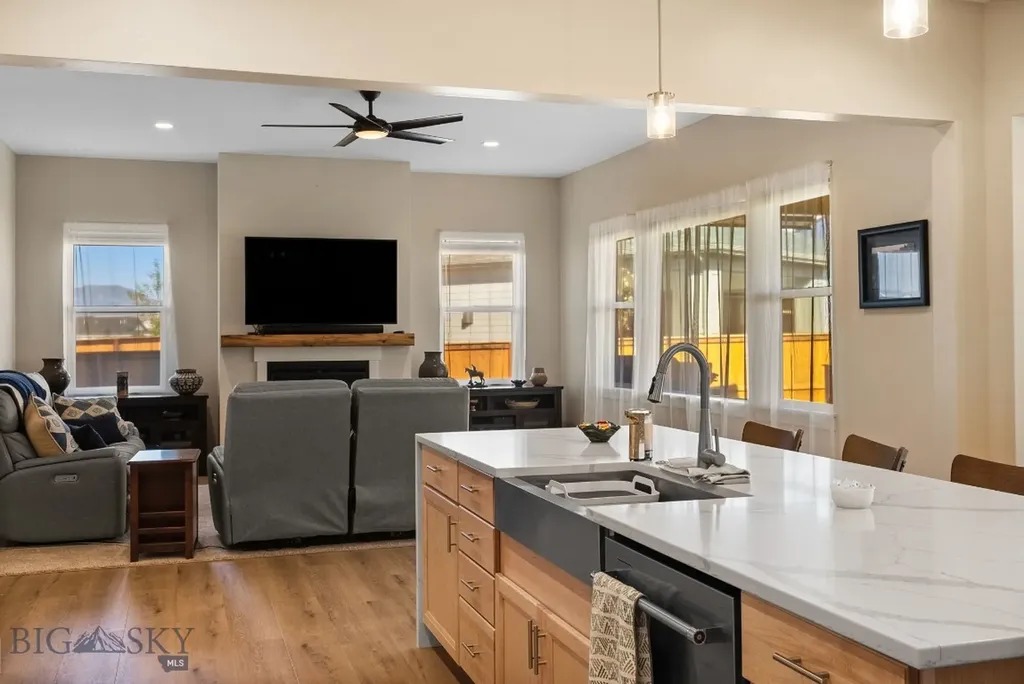 1604 Kit Carson Circle Belgrade MT 59714