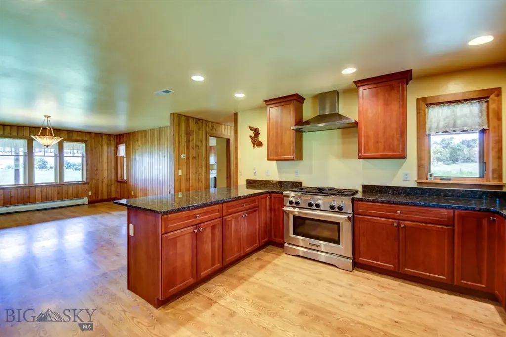 1986 E River Road Livingston MT 59047