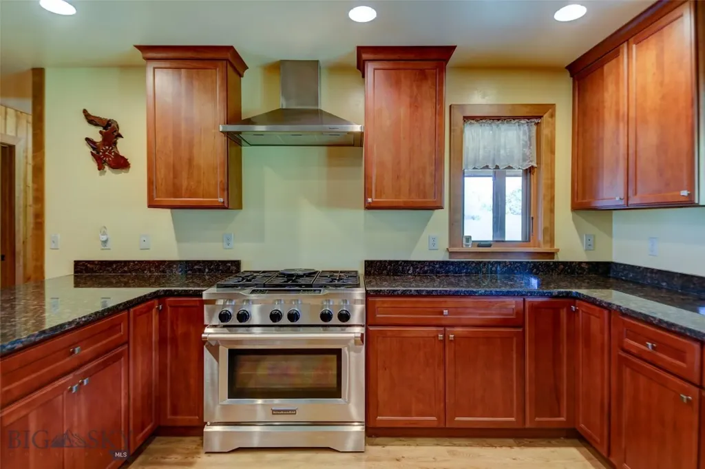 1986 E River Road Livingston MT 59047