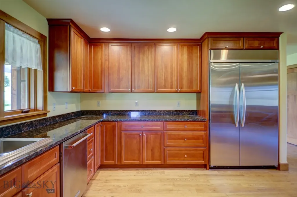 1986 E River Road Livingston MT 59047