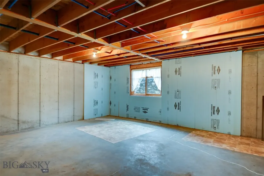 1986 E River Road Livingston MT 59047