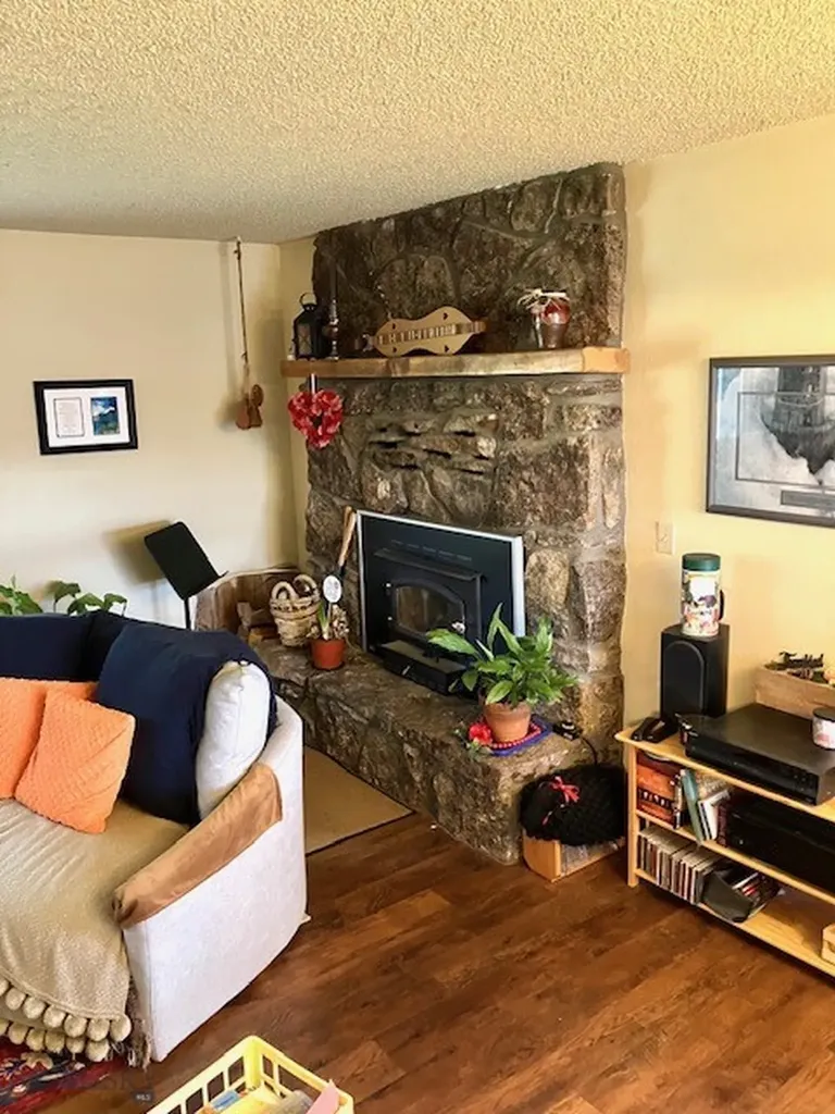 15815 Portnell Gallatin Gateway MT 59730