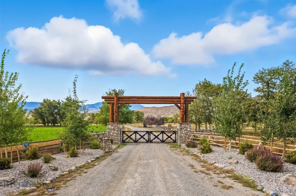 201 Cotton Willow Road Melrose MT 59743