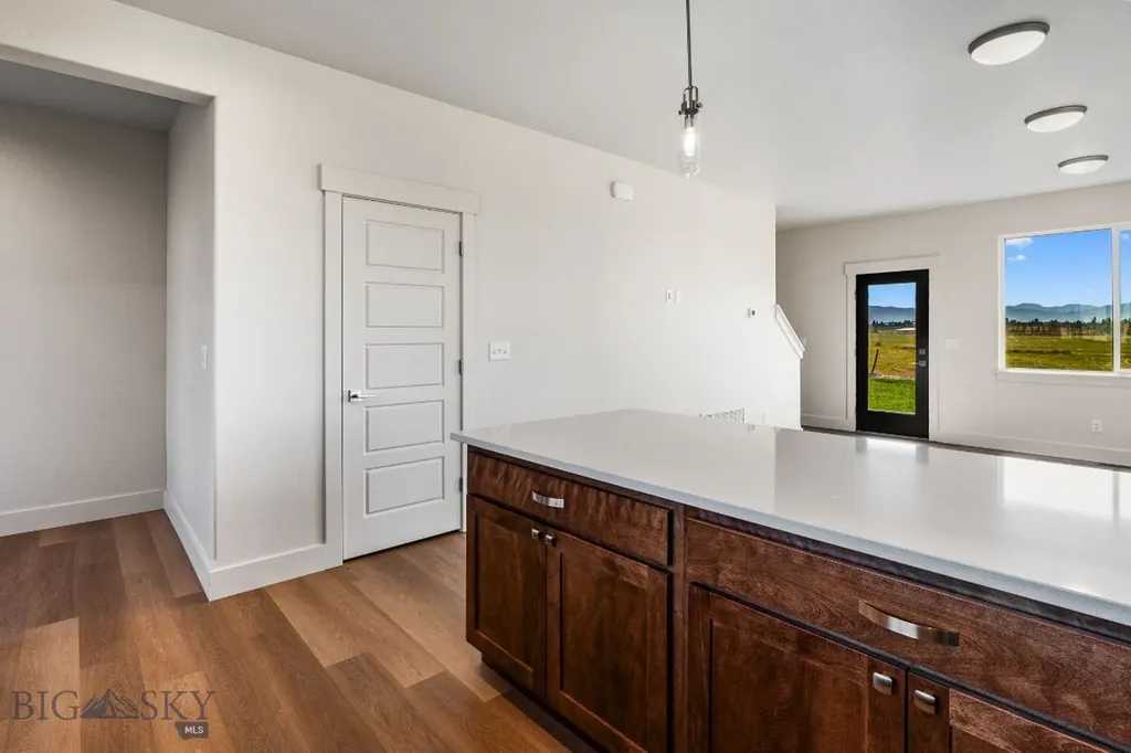 38 Horseshoe Loop Bozeman MT 59718