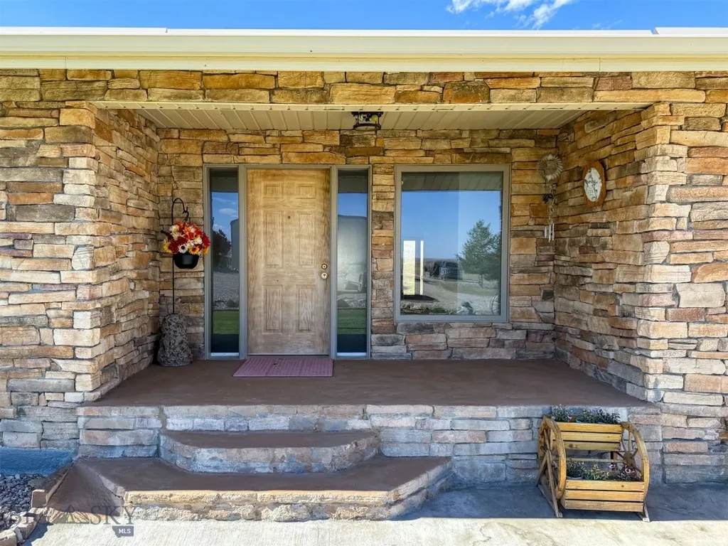 400 Gordon Road Vaughn MT 59487