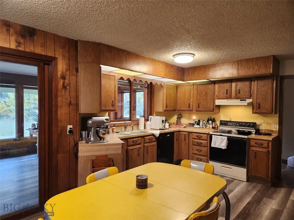 79 Meyers Road Columbus MT 59019