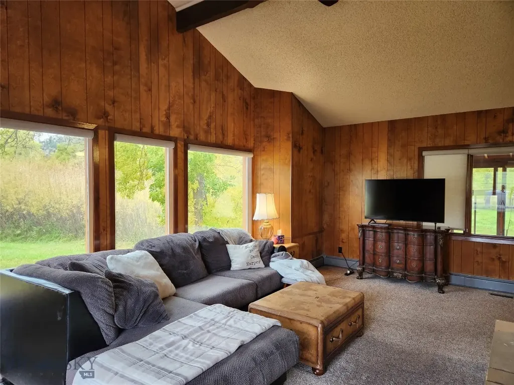 79 Meyers Road Columbus MT 59019