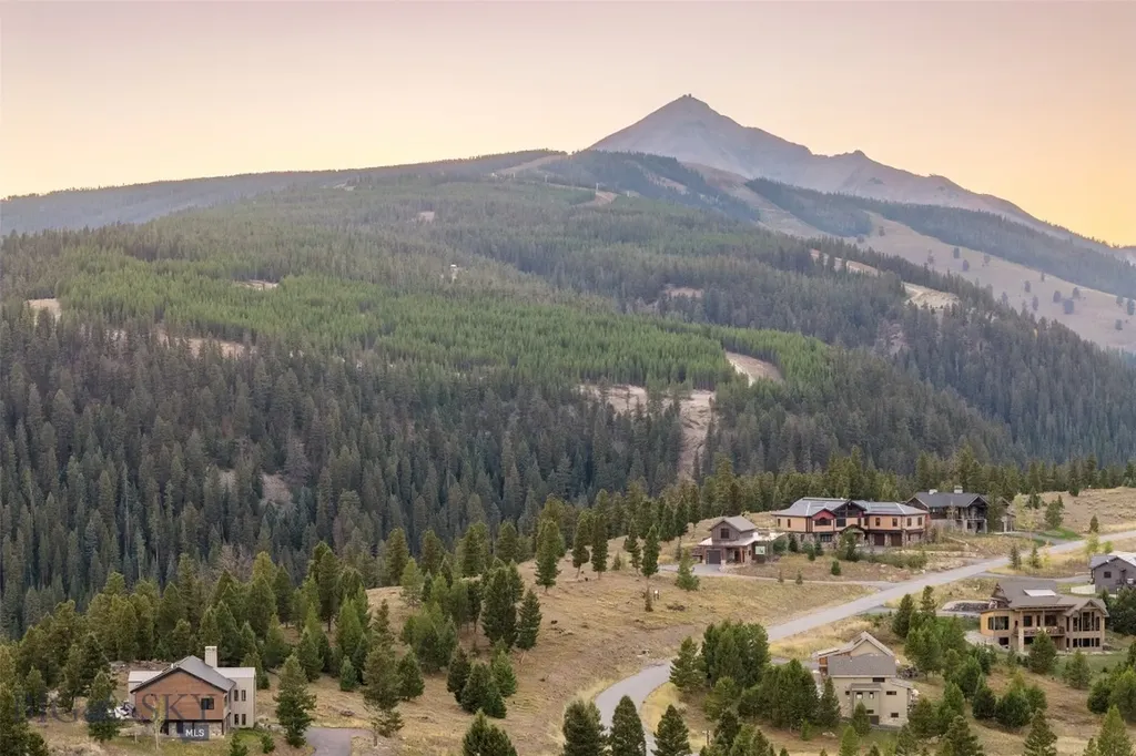525 Fourpoint Road Big Sky MT 59716
