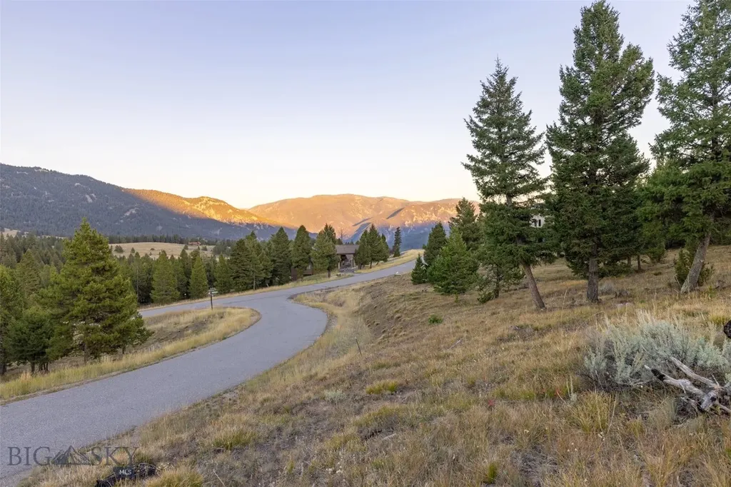 525 Fourpoint Road Big Sky MT 59716