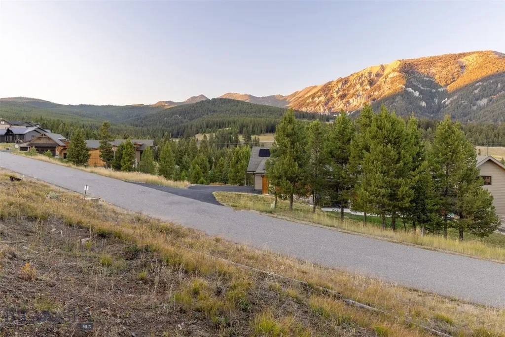 525 Fourpoint Road Big Sky MT 59716
