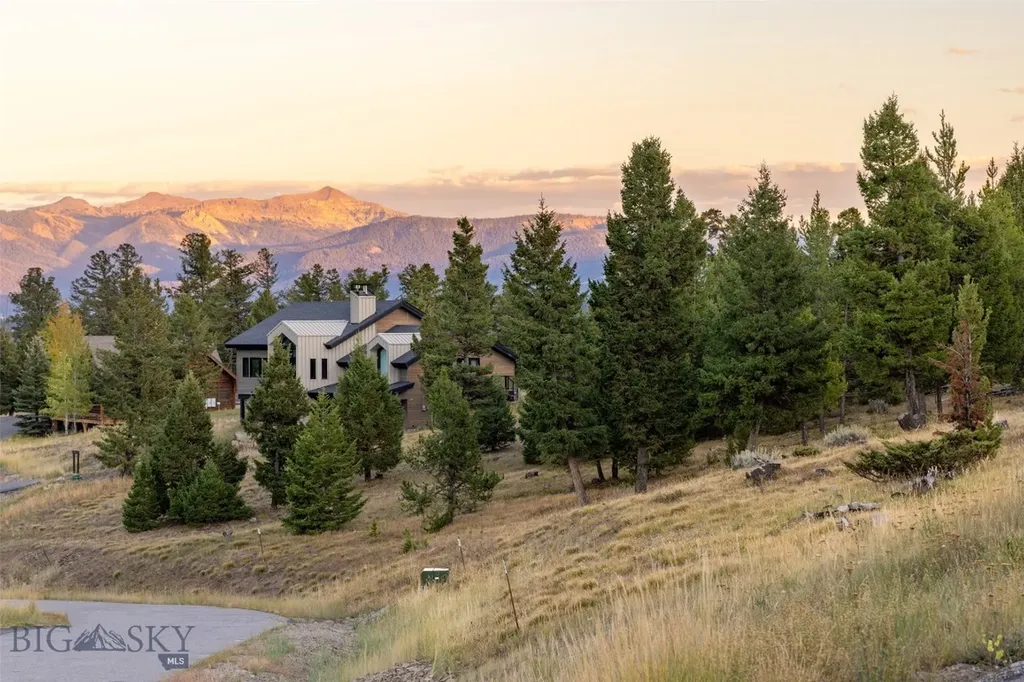 525 Fourpoint Road Big Sky MT 59716