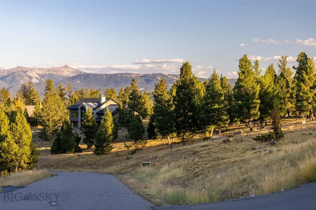525 Fourpoint Road Big Sky MT 59716