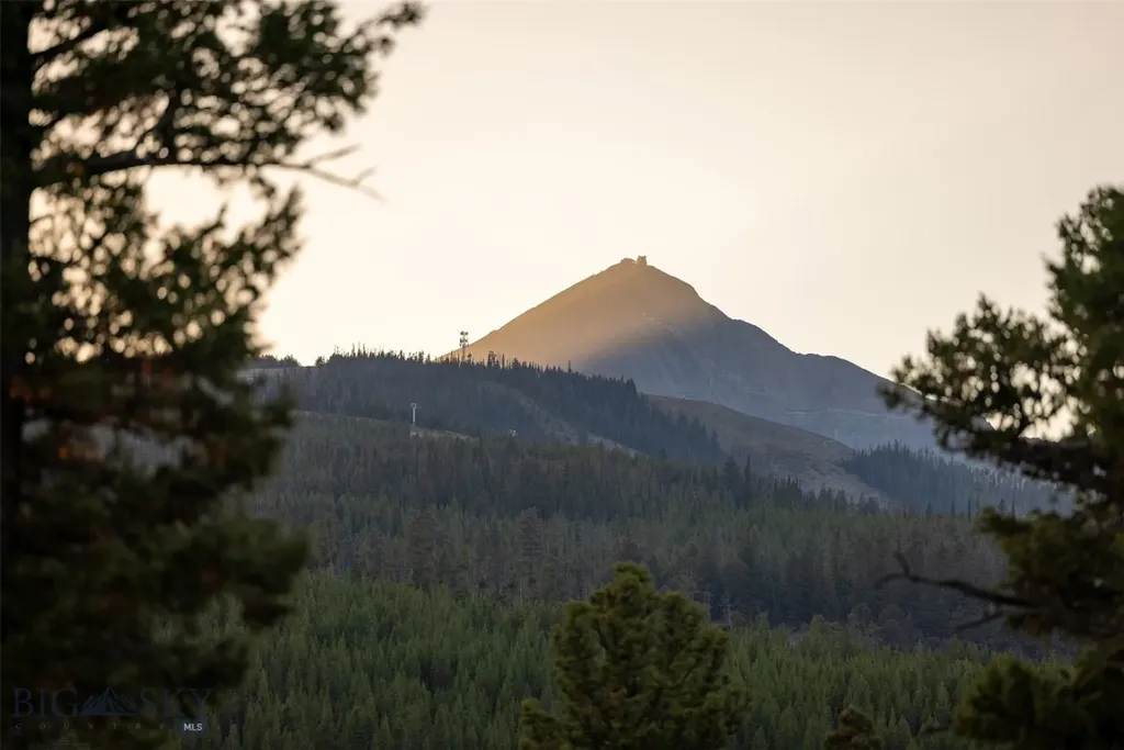 525 Fourpoint Road Big Sky MT 59716
