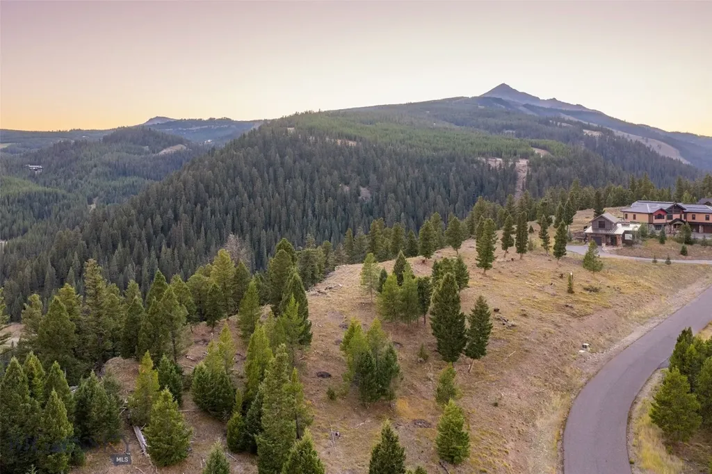 525 Fourpoint Road Big Sky MT 59716