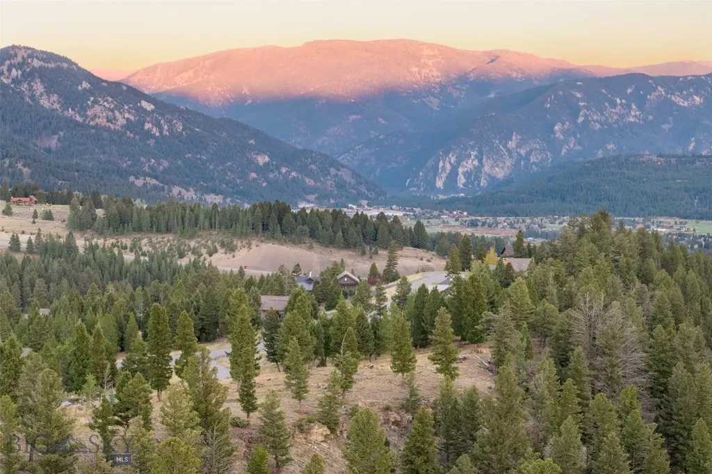 525 Fourpoint Road Big Sky MT 59716