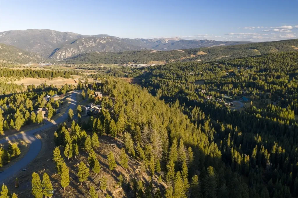 525 Fourpoint Road Big Sky MT 59716