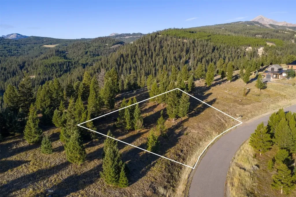 525 Fourpoint Road Big Sky MT 59716
