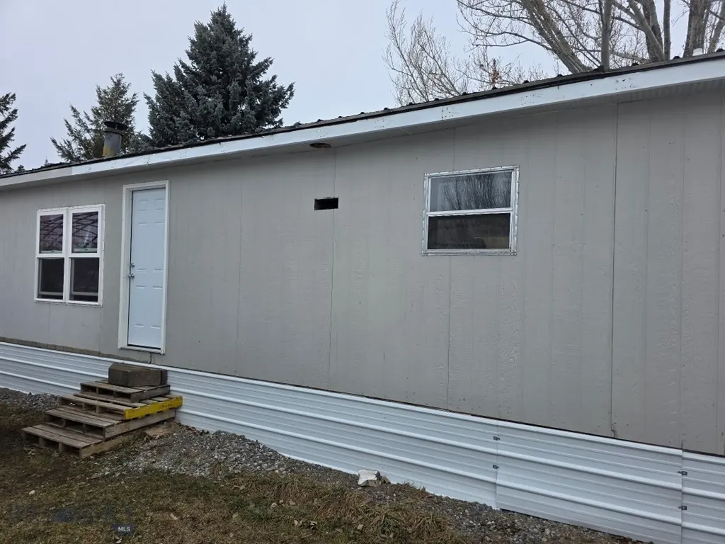 1575 Stagecoach Trail Manhattan MT 59741