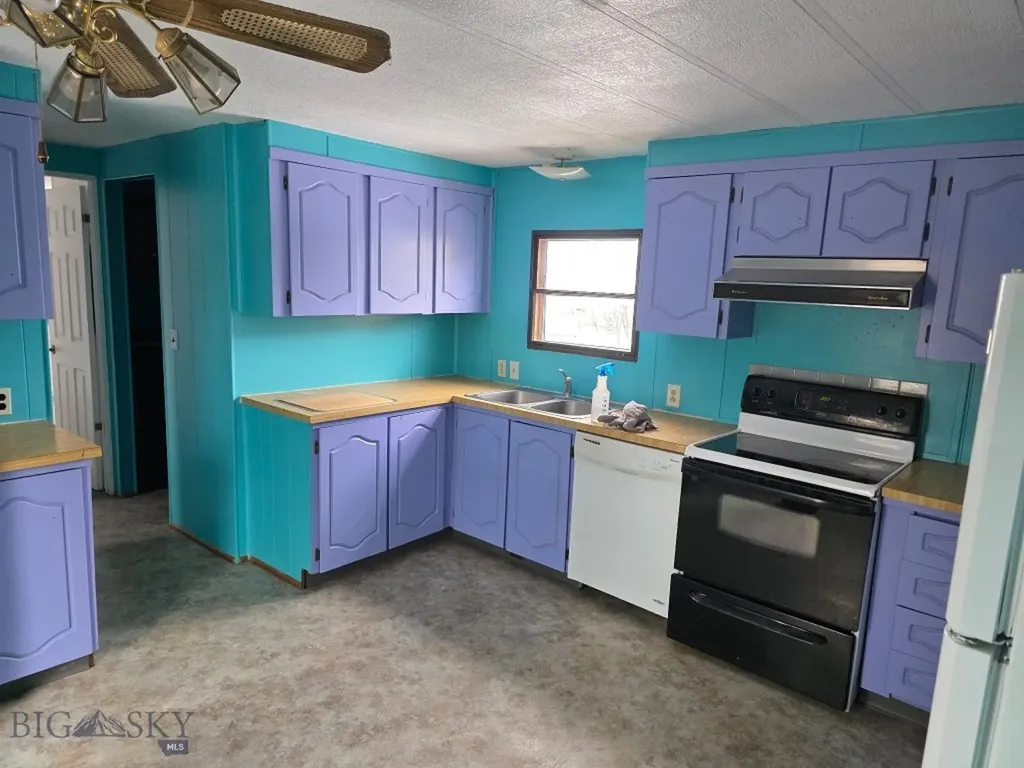 1575 Stagecoach Trail Manhattan MT 59741