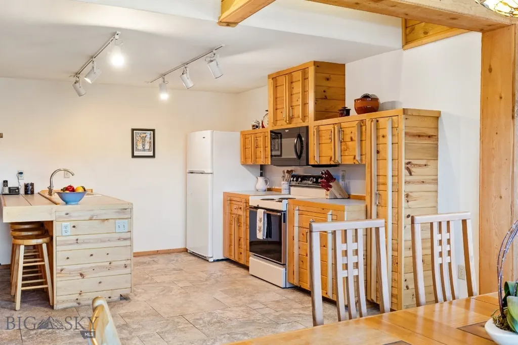 2555 Little Coyote Road Big Sky MT 59716