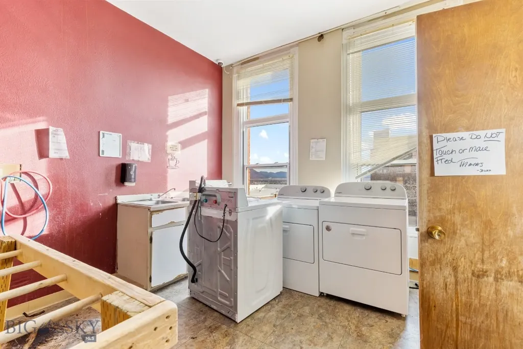 68 W Broadway Street W Butte MT 59701